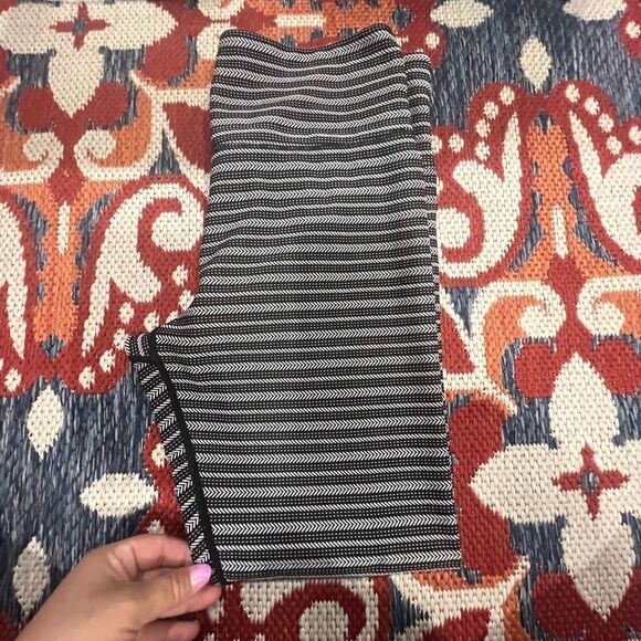 Zyia Leggings| 6-8  - Picture 1 of 4